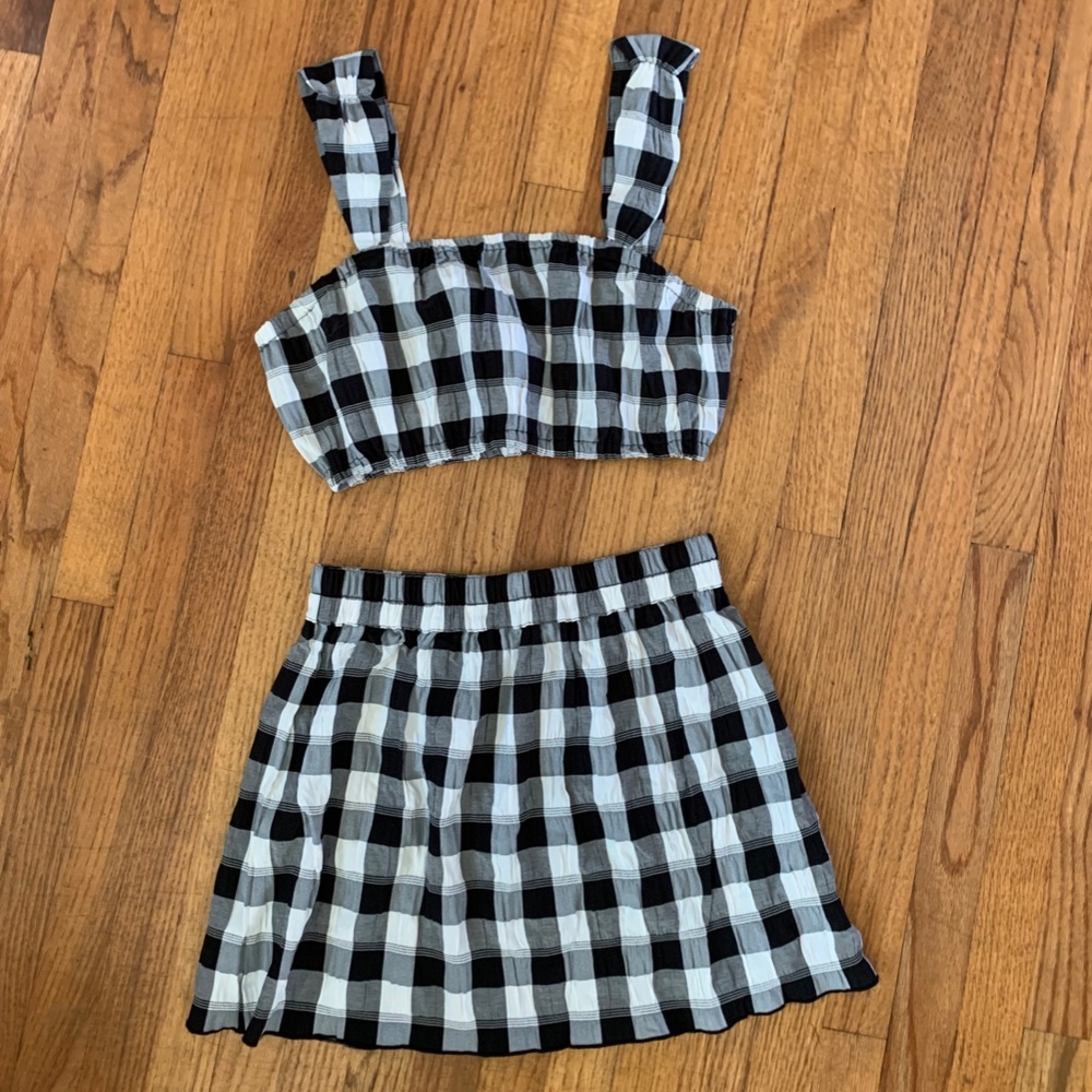 Kendall and Kylie Matching Paid Set - Picture 5 of 5